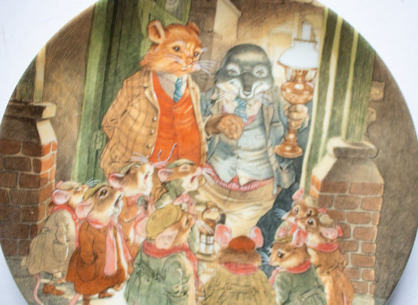 Wedgwood Bone China 'Wind in the Willows' Picture Plate 'The Carol Singers'